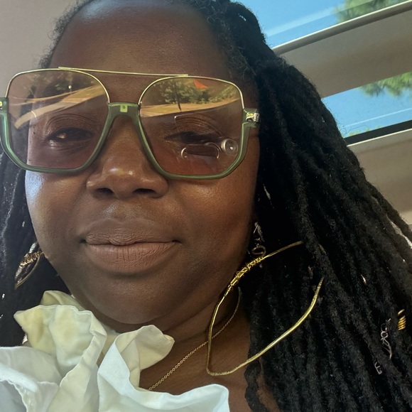 Meet your Posher, Nadiah - Picture 2 of 3